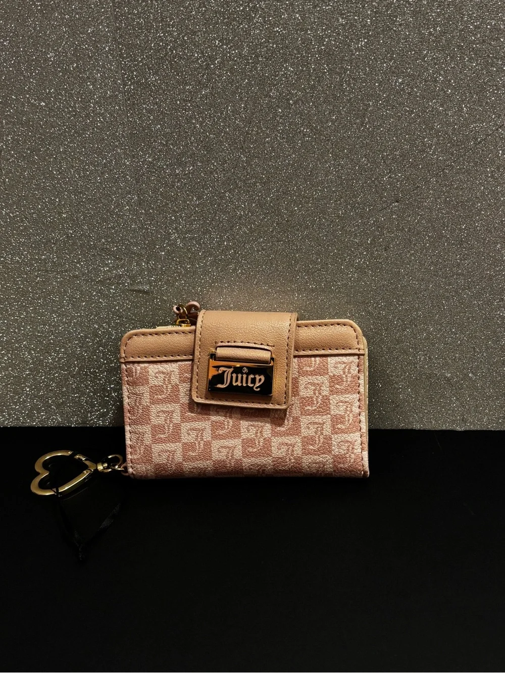 BRAND NEW! Blush Pink Juicy Couture Wallet💖 never used, great condition, cute!